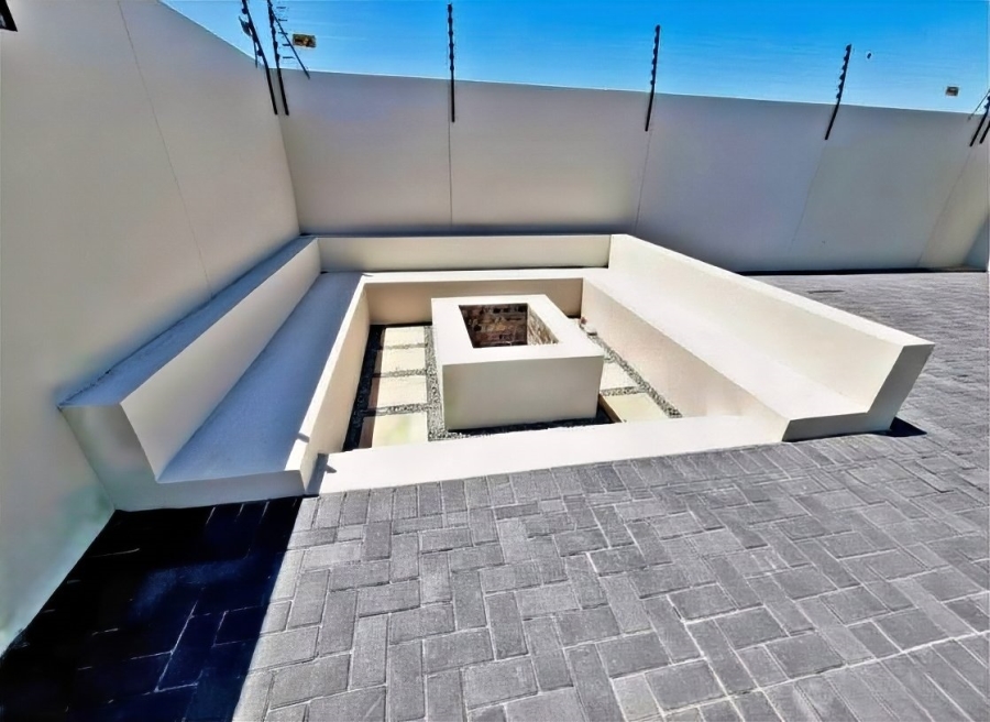 5 Bedroom Property for Sale in Parklands North Western Cape